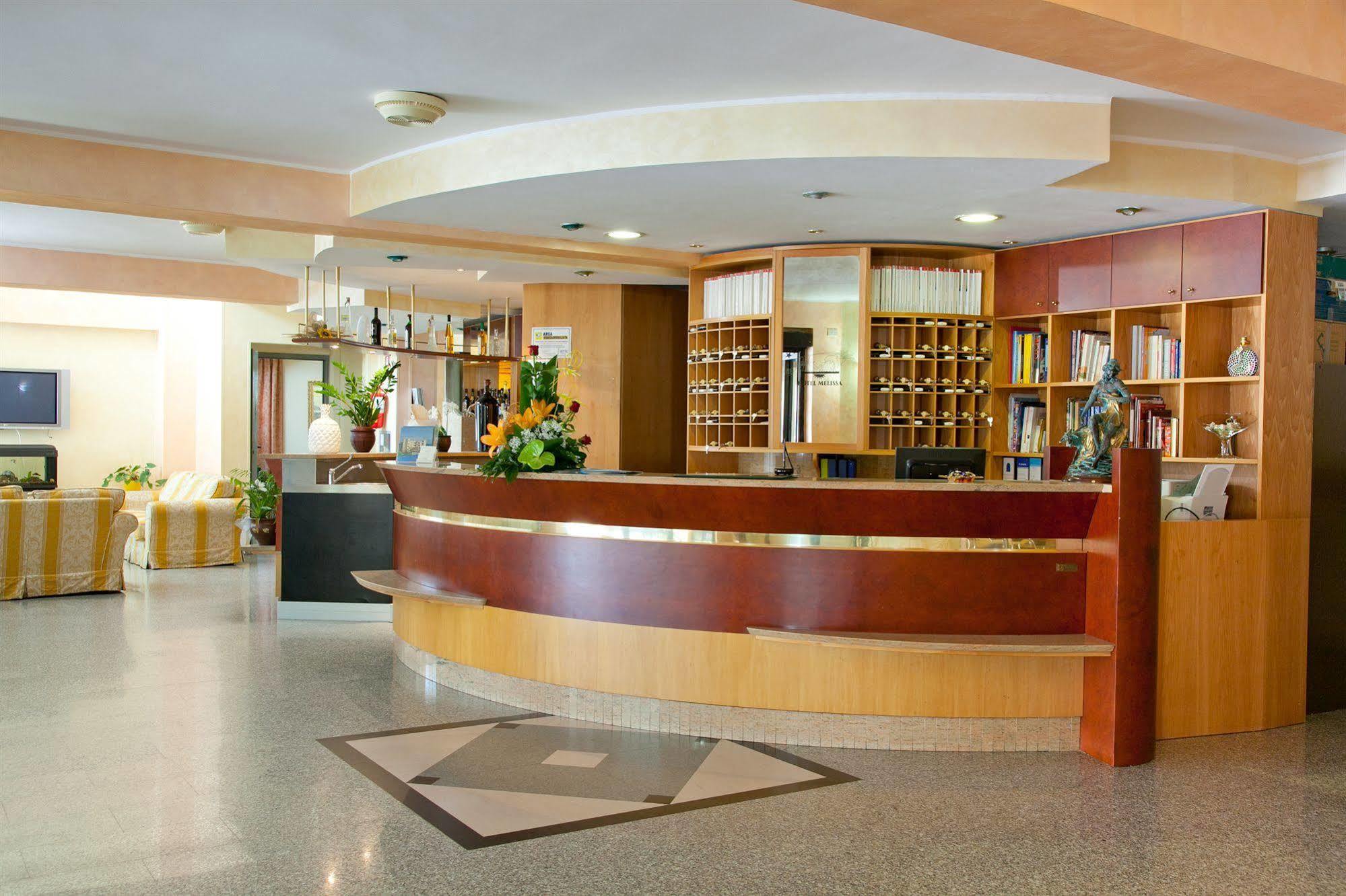 Hotel Melissa Torre Melissa Luaran gambar