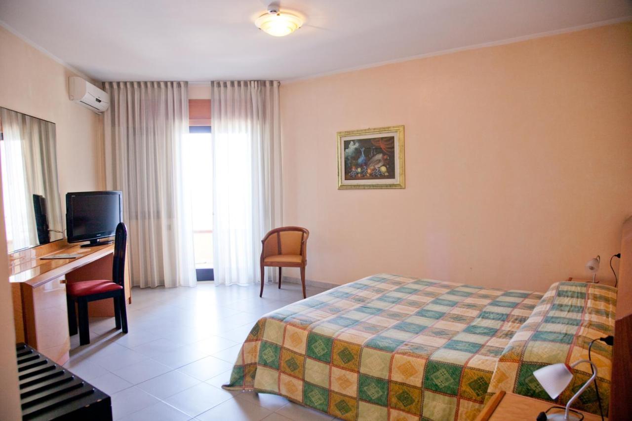 Hotel Melissa Torre Melissa Luaran gambar